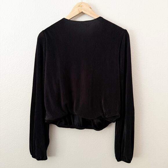 ASTR THE LABEL | Plisse Surplice Faux Wrap Top Textured Black Blouse | Size XL - Picture 8 of 9